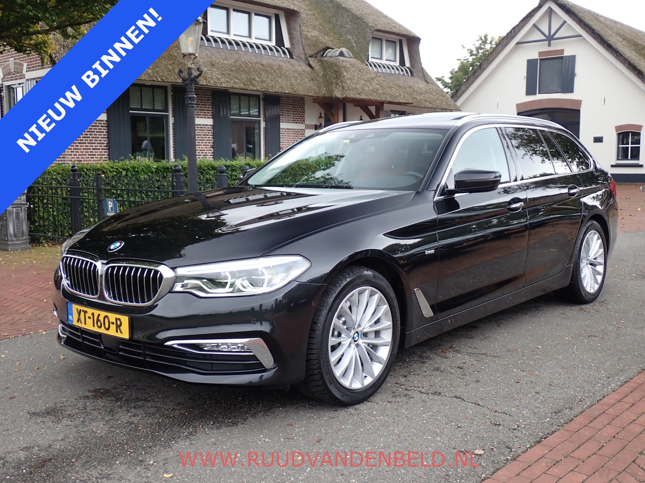 BMW 5-serie Touring - 530i PANODAK/HEADUP/KEYLESS/ACC/CARPLAY/SPORTLEER/CAMERA - AutoWereld.nl