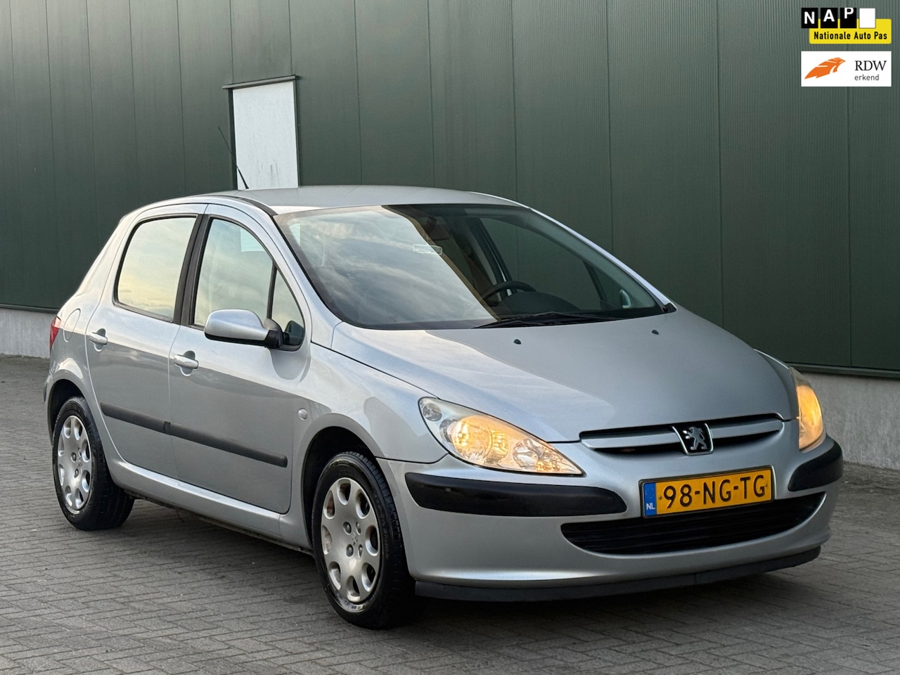 Peugeot 307 - Zeer Nette 1.6-16V XT | AUTOMAAT | Nieuwe APK | - AutoWereld.nl