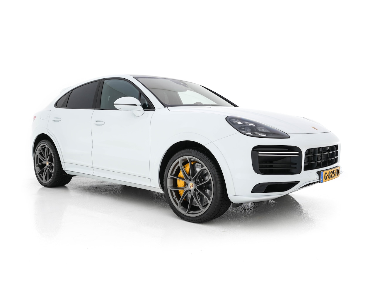 Porsche Cayenne Coupé - 4.0 Turbo Aut. *CERAMIC-BRAKES | HEAD-UP | CARBON-PACK | NIGHT-VISION | ADAPTIVE-CRUISE | - AutoWereld.nl