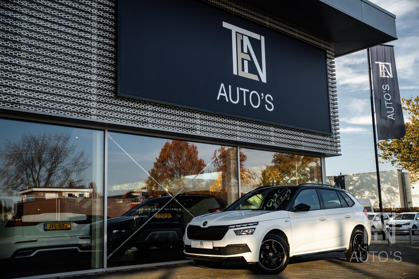 Skoda Kamiq - 1.0 TSI Sport Monte Carlo Automaat | Camera | CarPlay | Keyless | Panodak | 17" - AutoWereld.nl