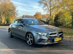 Mercedes-Benz A-klasse - 180D | AMG + Camera + Navi + Sportleder Nu € 16.950,