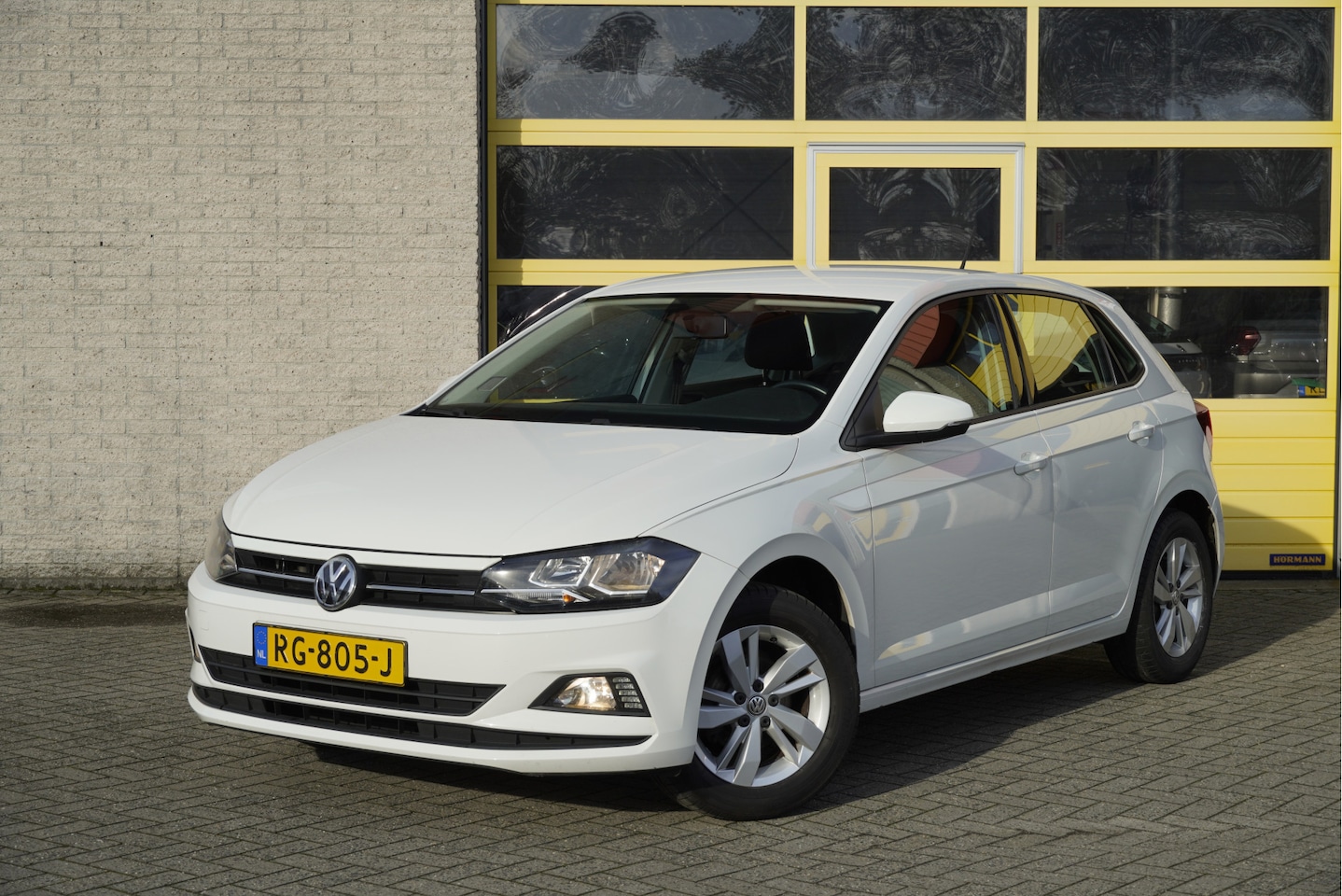 Volkswagen Polo - 1.0 TSI 5drs Comfortline BJ2017 Lmv 15" | Led | Navi | App-Connect | Airco | Cruise contro - AutoWereld.nl