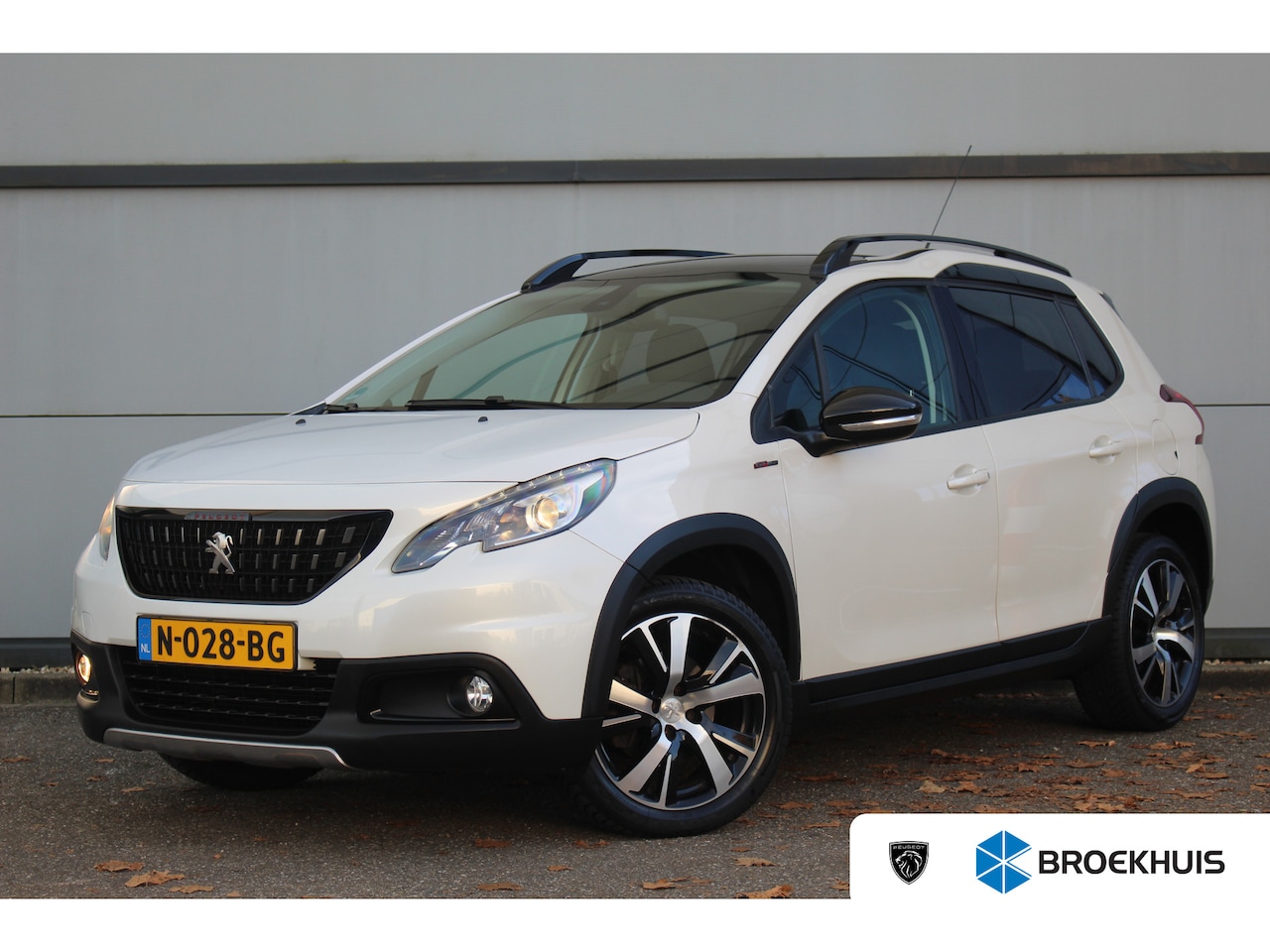 Peugeot 2008 - 1.2 GT-Line | Pano | Trekhaak | Carplay | Stoelverwarming | Cruise | Pano | Trekhaak | Car - AutoWereld.nl
