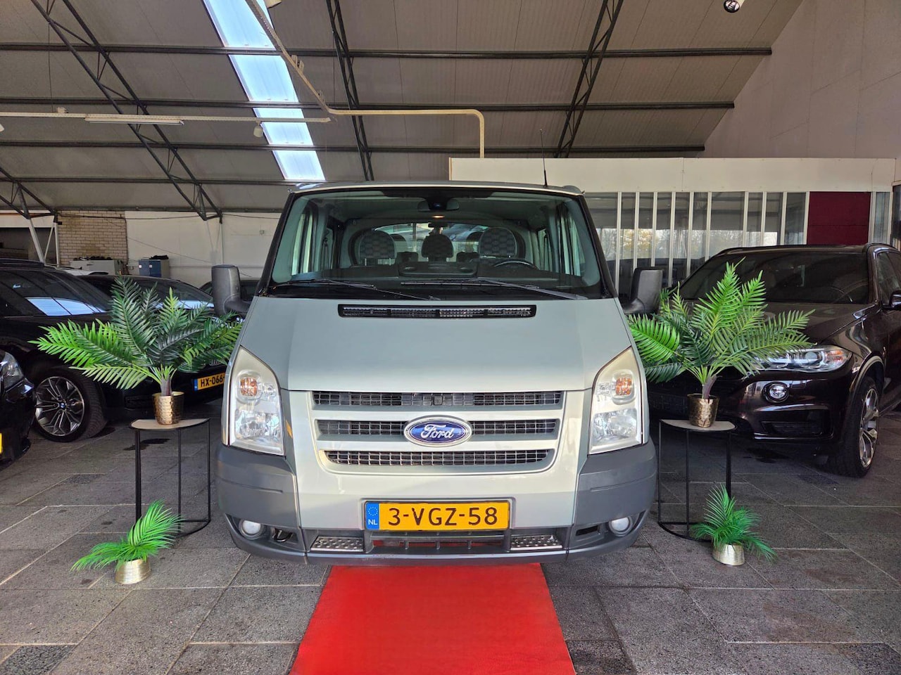 Ford Transit - 260S 2.2 TDCI SHD DUBBEL CABINE AIRCO LUXE 6P! - AutoWereld.nl