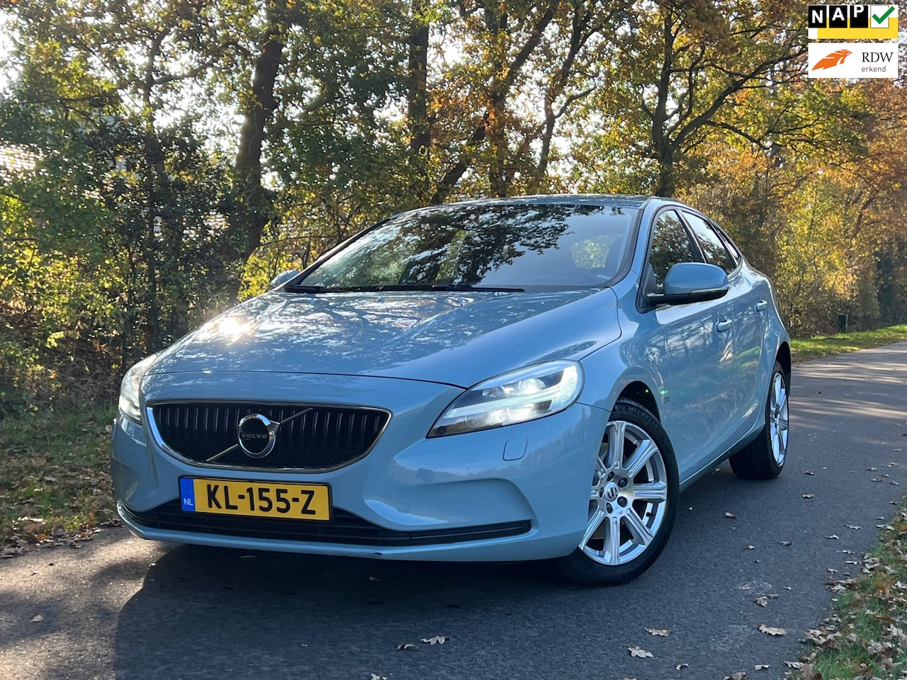 Volvo V40 - 2.0 D2 Nordic+ | Automaat + Navi + Cruise Nu € 14.975,-!!! - AutoWereld.nl