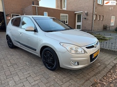 Hyundai i30 - 1.6i Dynamic