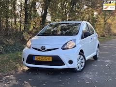 Toyota Aygo - 1.0 VVT-i Access | "160.000" KM NAP + 5 Deurs Nu € 3.500,
