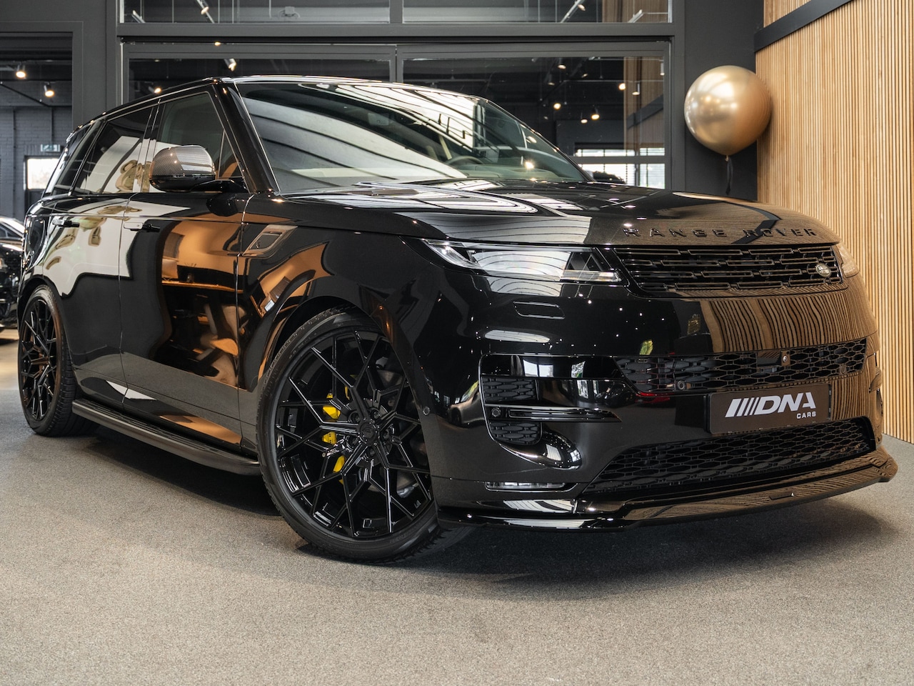 Land Rover Range Rover Sport - Yellow Details URBAN EDITION 3.0 P460e Dynamic HSE PHEV - AutoWereld.nl