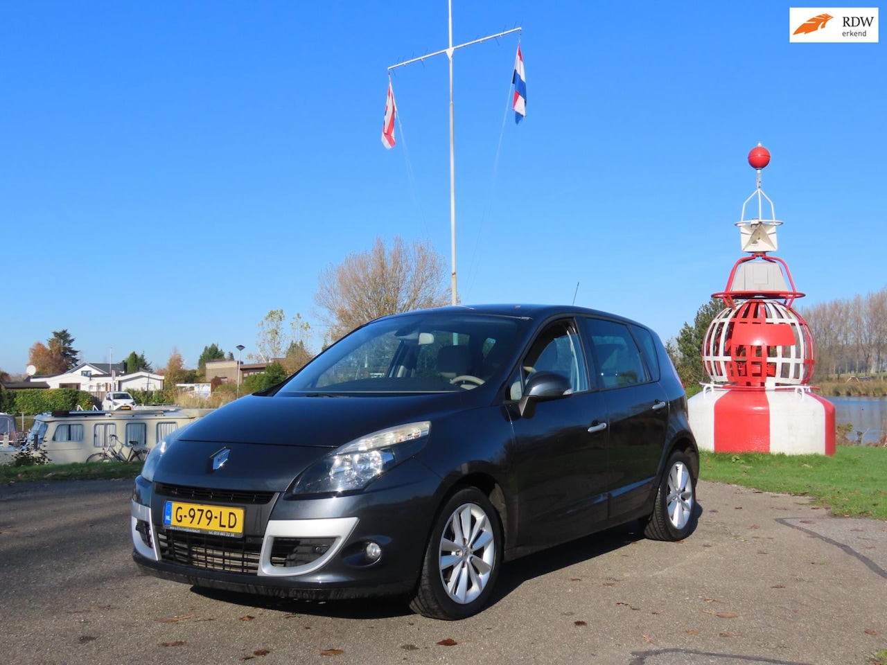 Renault Scénic - 1.4 TCE Privilege *KOPPAKING LEK ! *LEER, NAVI - AutoWereld.nl