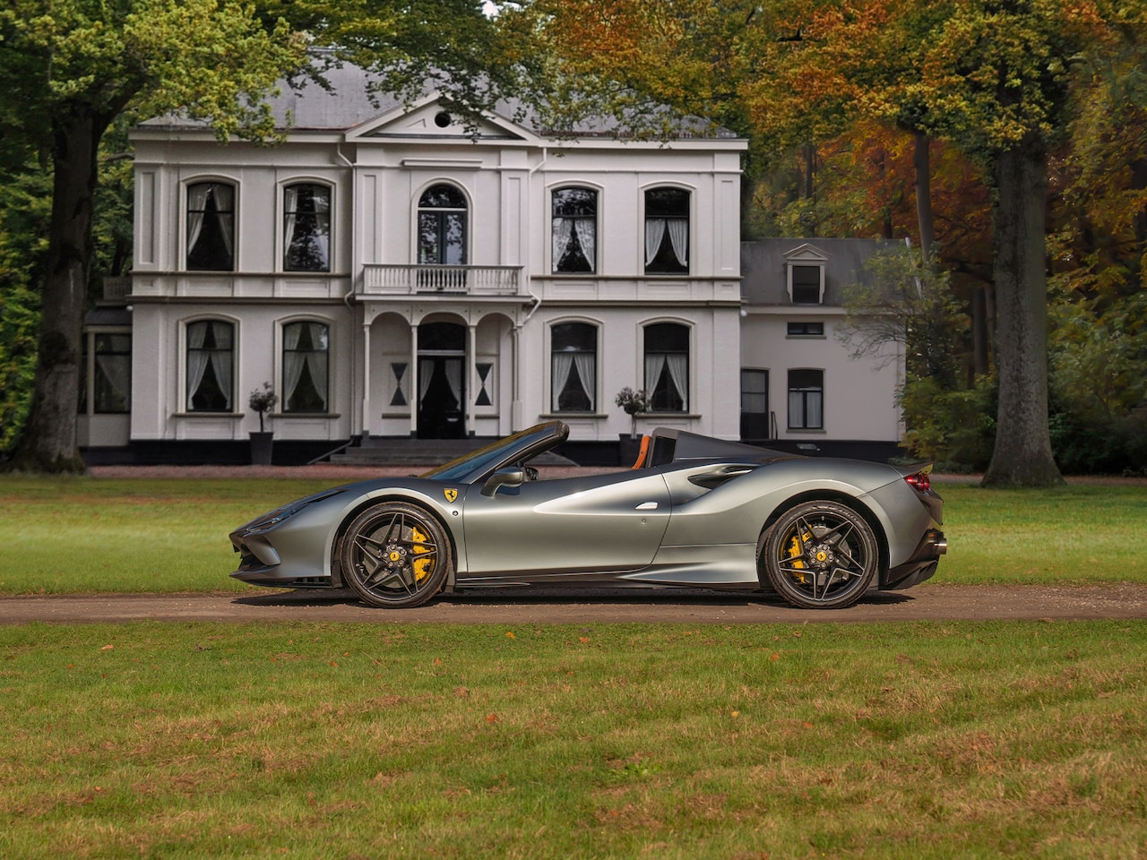 Ferrari F8 Spider - 3.9 V8 HELE | Atelier Car | Grigio Coburn | Daytona Racing Seats | Lift | Pass. display - AutoWereld.nl