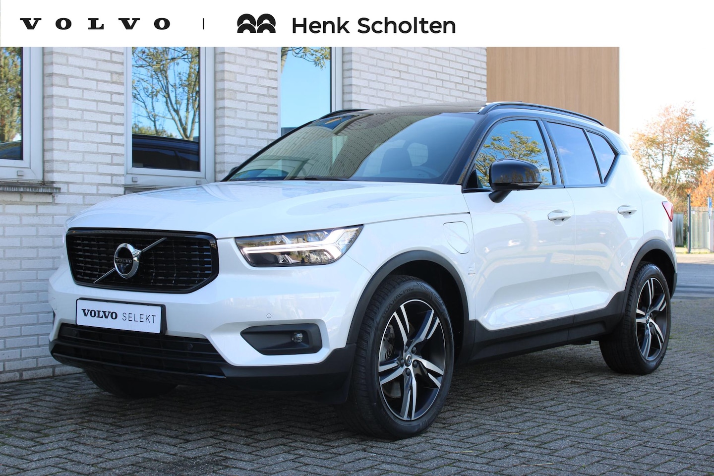 Volvo XC40 - 1.5 T4 Recharge R-Design Expression | Panoramadak | Lederen bekleding | Adaptive cruise co - AutoWereld.nl