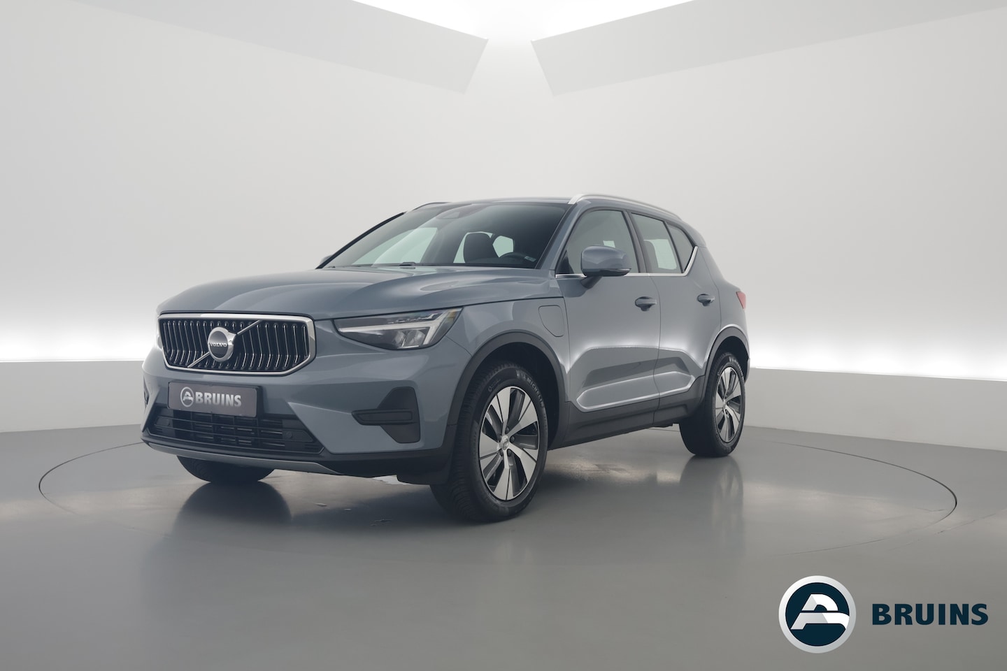 Volvo XC40 - 1.5 T5 Plug-in hybrid Plus Bright | Trekhaak | H&K Audio | elek. stoelen + verwarm. | - AutoWereld.nl