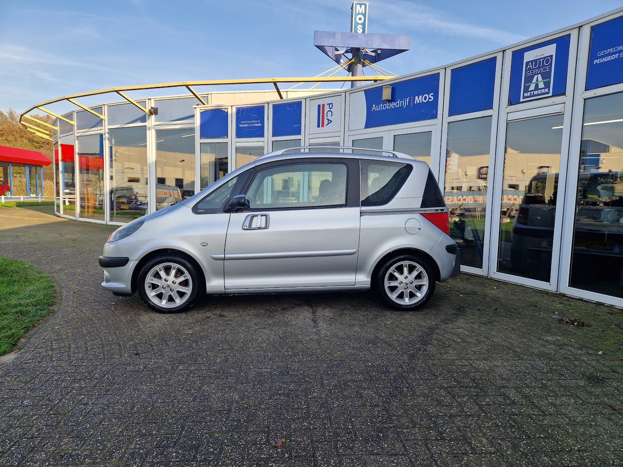 Peugeot 1007 - 1.6-16V Sporty 1.6-16V Sporty - AutoWereld.nl