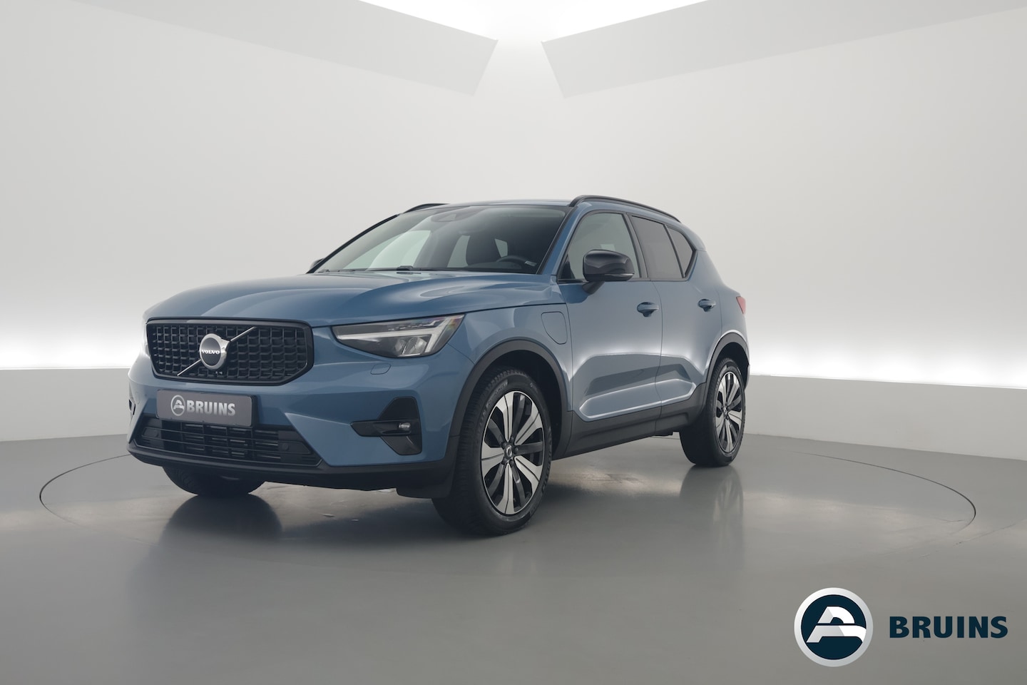 Volvo XC40 - 1.5 T5 Plug-in hybrid Plus Dark | Facelift | Leer | ACC | H&K Audio | elek. stoelen | Blis - AutoWereld.nl