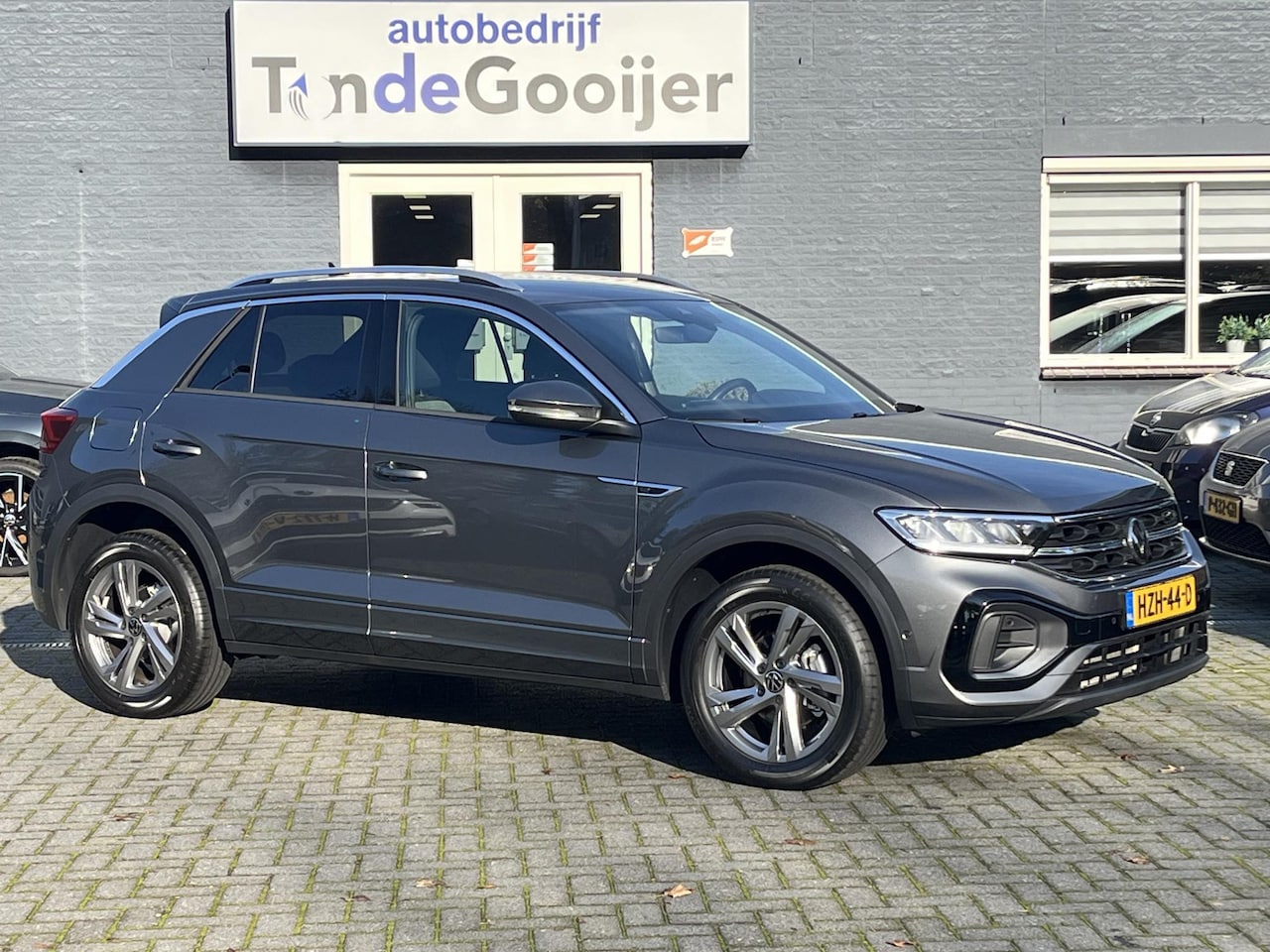 Volkswagen T-Roc - 1.5 TSi DSG R-Line (2X) | 5 JAAR FABRIEKSGARANTIE!! | - AutoWereld.nl