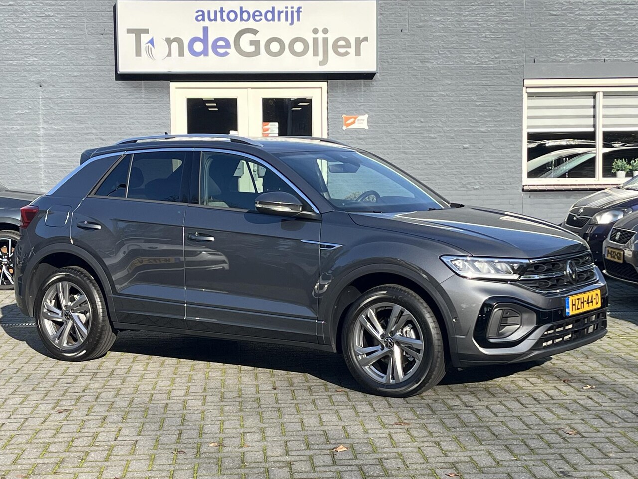 Volkswagen T-Roc - 1.5 TSi DSG R-Line (2X) | 5 JAAR FABRIEKSGARANTIE!! | - AutoWereld.nl