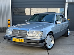 Mercedes-Benz 200-500 (W124) - E-Klasse 220 E AUT / SCHUIFDAK / HISTORIE