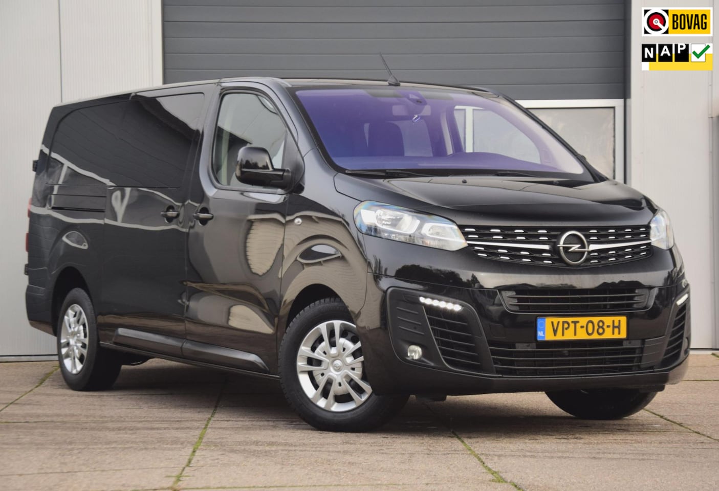 Opel Vivaro - 2.0 CDTI L3H1 DC Innovation TREKHAAK/APPLE CARPLAY/CAMERA - AutoWereld.nl