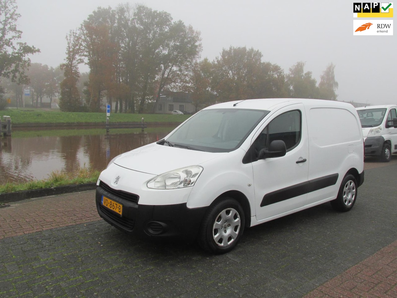 Peugeot Partner - 120 1.6 HDI XT 3 zitplaatsen airco cruise 1e eigenaar - AutoWereld.nl