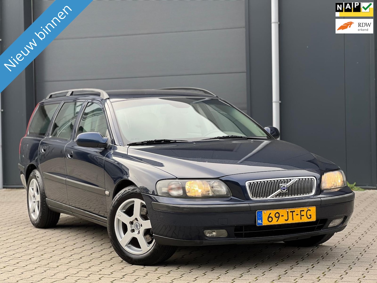 Volvo V70 - 2.4 Comfort Line|Automaat|Leder|Lmv - AutoWereld.nl