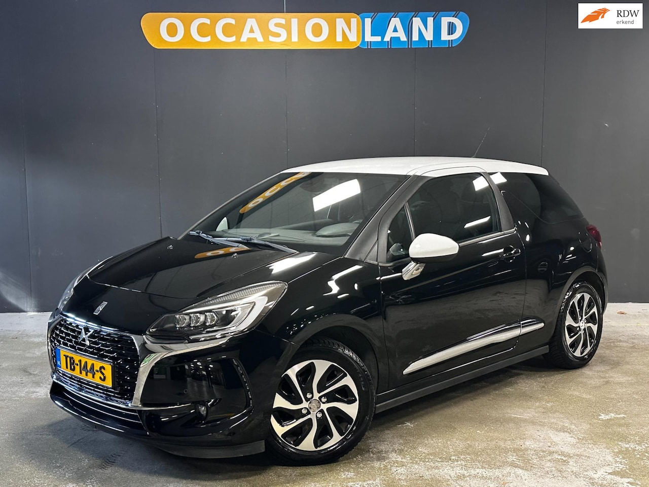 DS 3 - 1.2 PureTech So Chic|CAMERA|CARPLAY|BLUETOOTH|NAVI|CRUISE|AIRCO|NAP|16INCH| - AutoWereld.nl