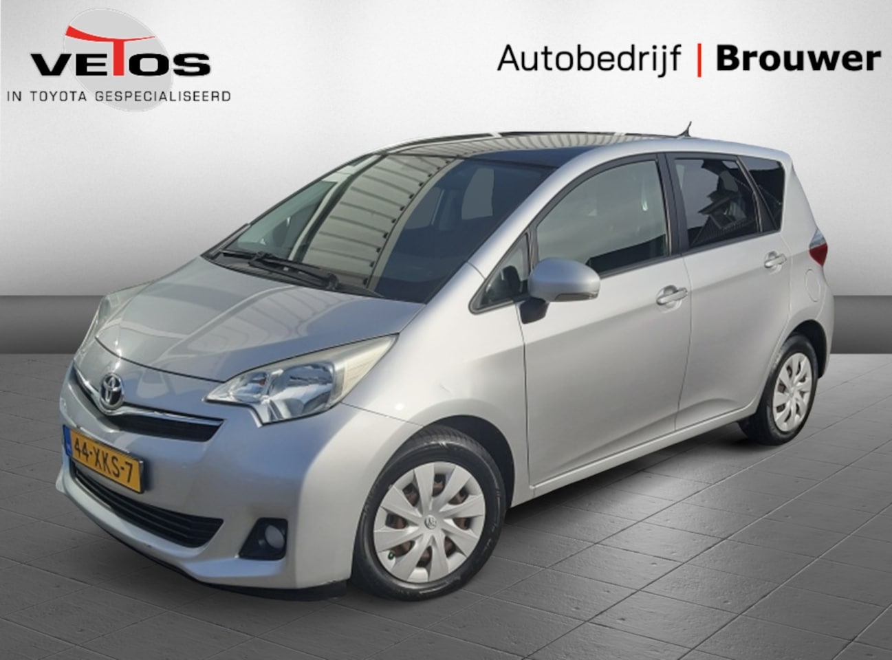 Toyota Verso S - 1.3 VVT-i Aspiration Automaat/Trekhaak/Airco/Camera - AutoWereld.nl