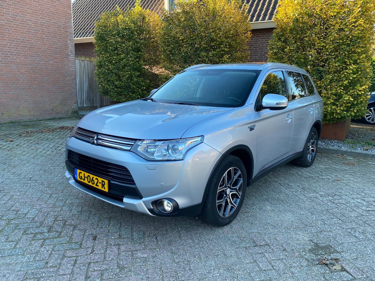 Mitsubishi Outlander - 2.0 PHEV Executive Edition X-Line 2.0 PHEV Executive Edition X-Line - AutoWereld.nl