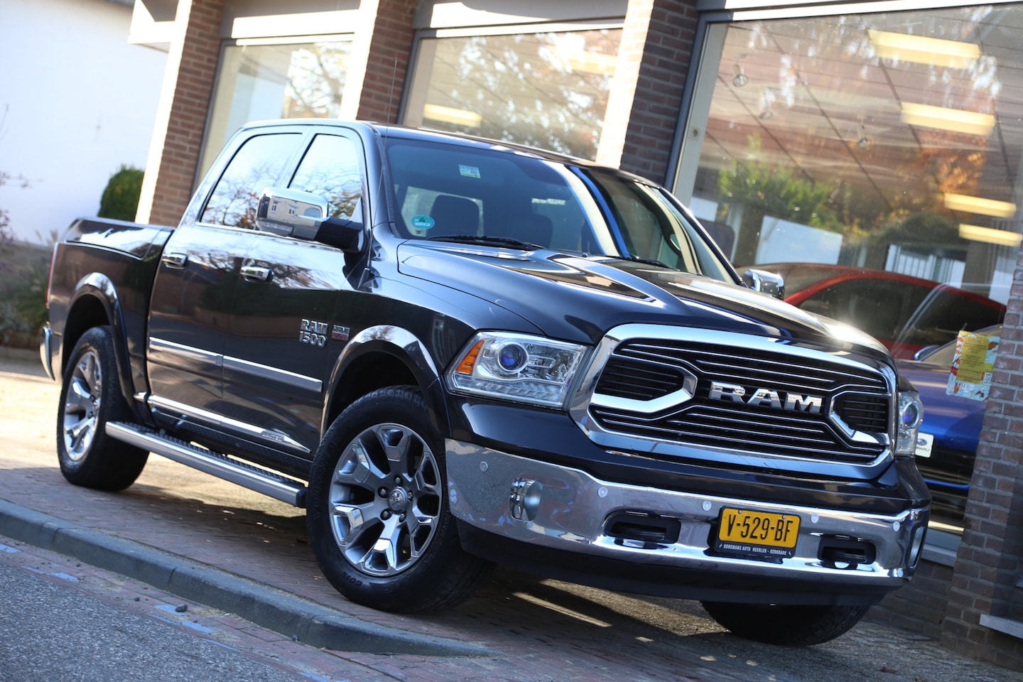Dodge Ram 1500 - 5.7 V8 4x4 Crew Cab 5'7 Limited Panorama Leer Camera Navi - AutoWereld.nl