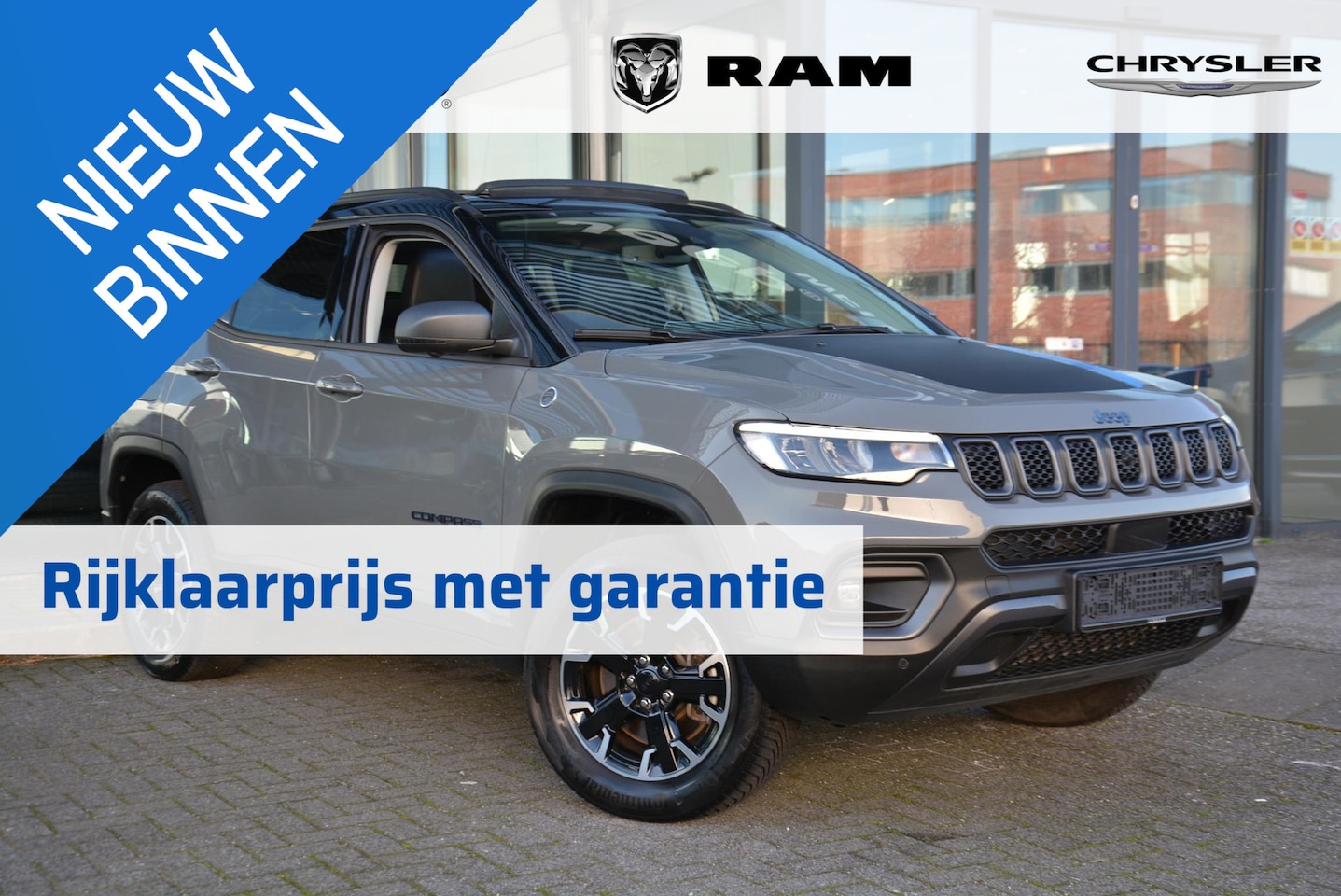 Jeep Compass - 4xe 240 Plug-in Hybrid Electric Trailhawk | Panoramadak | 360 camera | Stoelverwarming | 1 - AutoWereld.nl