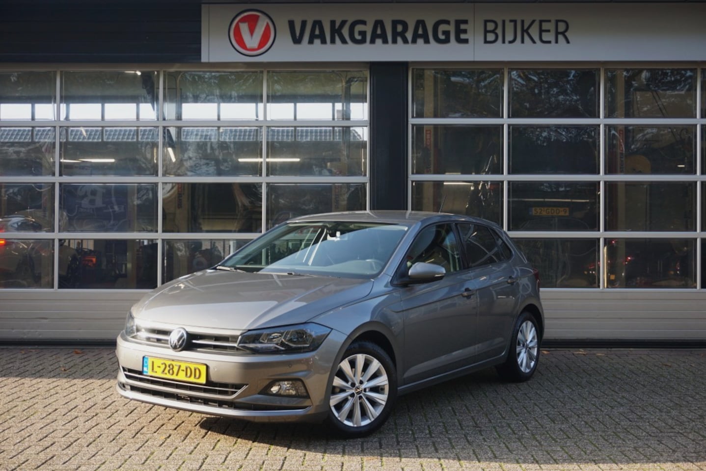 Volkswagen Polo - 1.0 TSI Highline Navi/Trekhaak/PDC! - AutoWereld.nl
