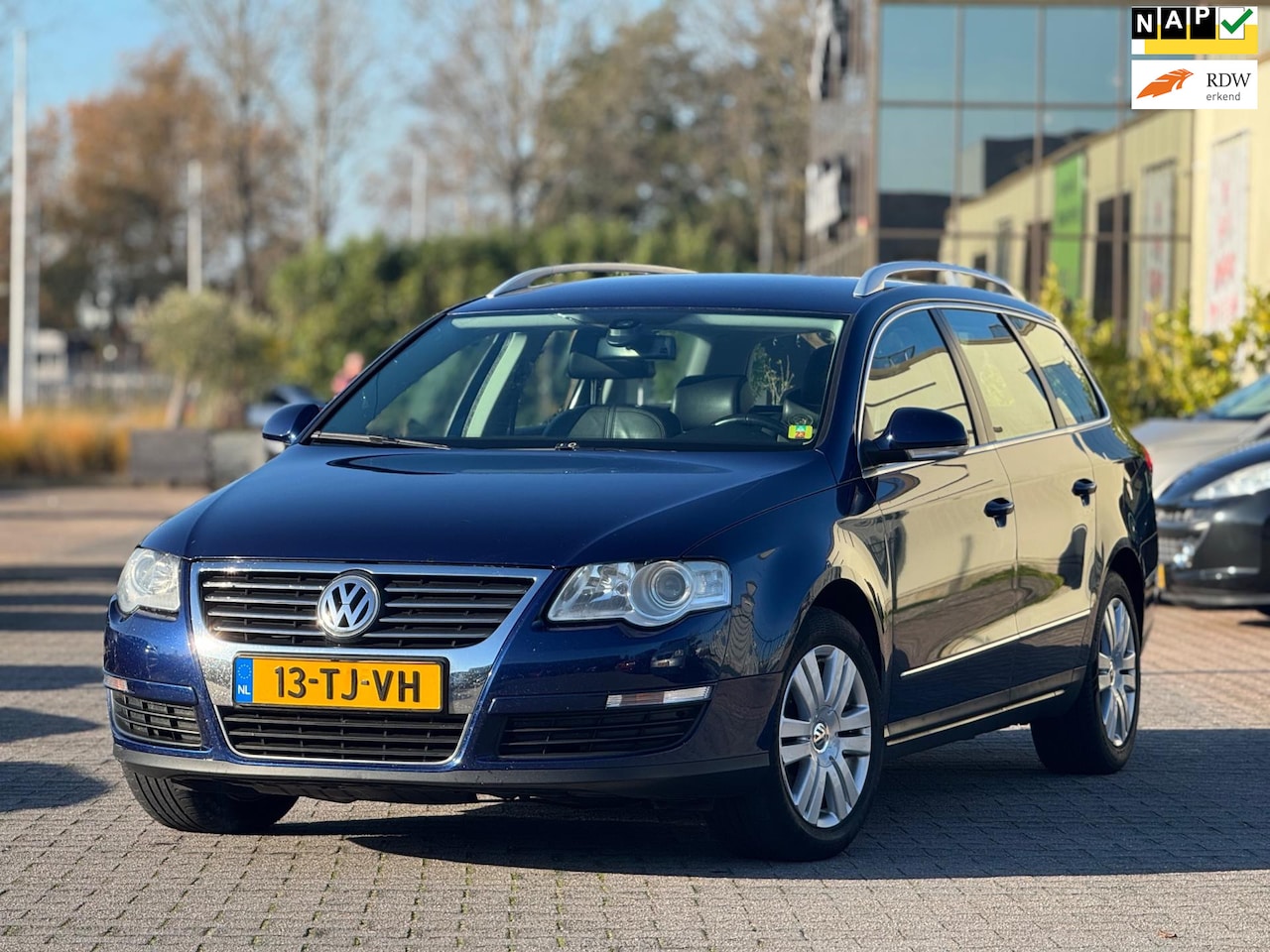 Volkswagen Passat Variant - 2.0 FSI Highline | Leder/Alcantara | Navigatie | Trekhaak | Bluethooth | Cruise control - AutoWereld.nl