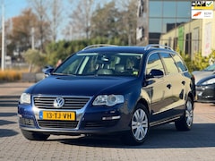 Volkswagen Passat Variant - 2.0 FSI Highline | Leder/Alcantara | Navigatie | Trekhaak | Bluethooth | Cruise control