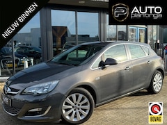 Opel Astra - 1.4 Turbo Cosmo 140PK | AUTOMAAT | NL AUTO | Stoelverwarming | Navigatie | Climate Control
