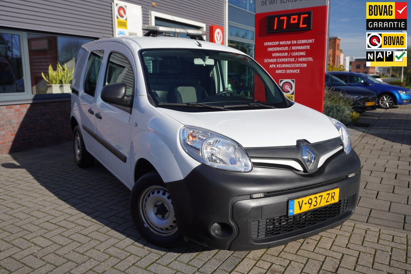 Renault Kangoo - 1.2 TCe 115 EDC Comfort / Zwaailichten / Airco / Elek. Ramen - AutoWereld.nl