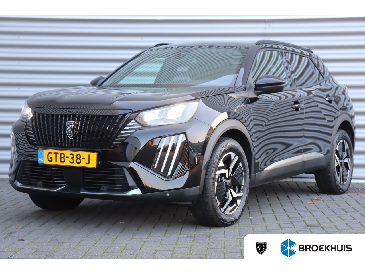 Peugeot 2008 - 1.2 HYBRID 136PK ALLURE AUTOMAAT / NAVI / LEDER / CLIMA / LED / PDC / 17" LMV / CRUISECONT - AutoWereld.nl