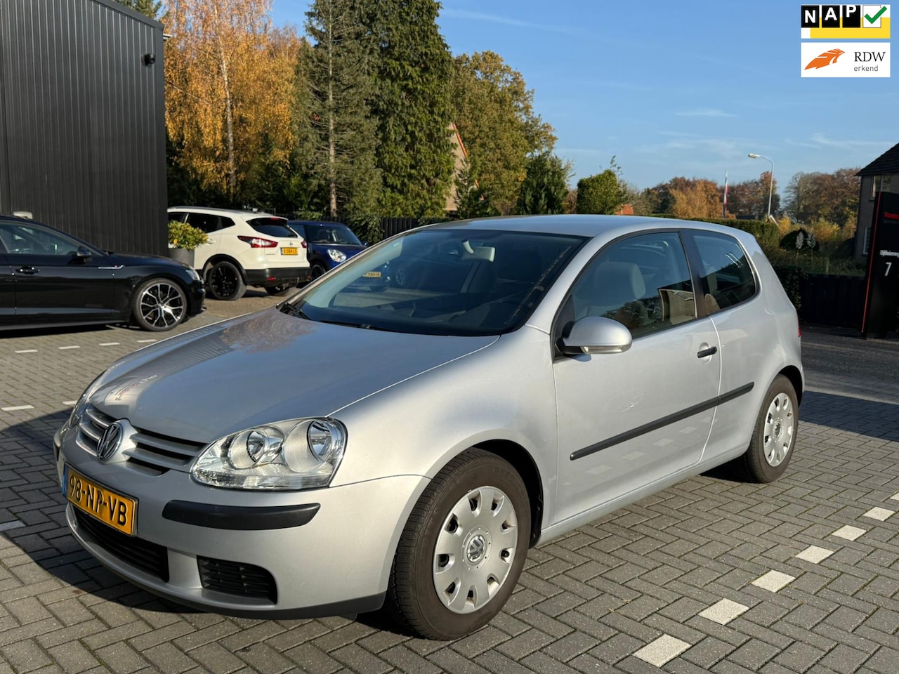 Volkswagen Golf - 1.6 FSI Trendline 83.000km - AutoWereld.nl