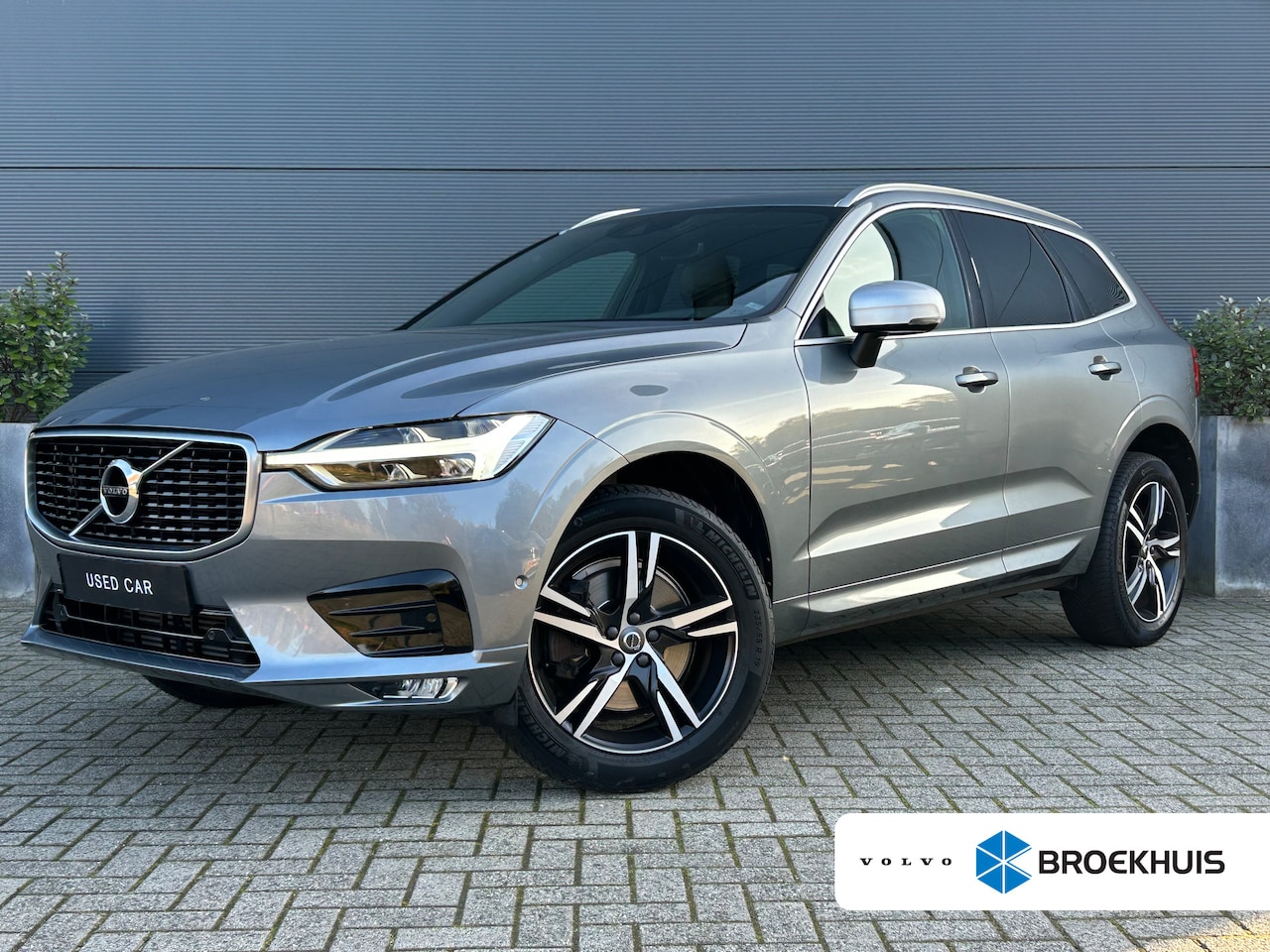 Volvo XC60 - 2.0 T5 R-Design | Luchtvering | Trekhaak | Camera | Pilot Assist | - AutoWereld.nl