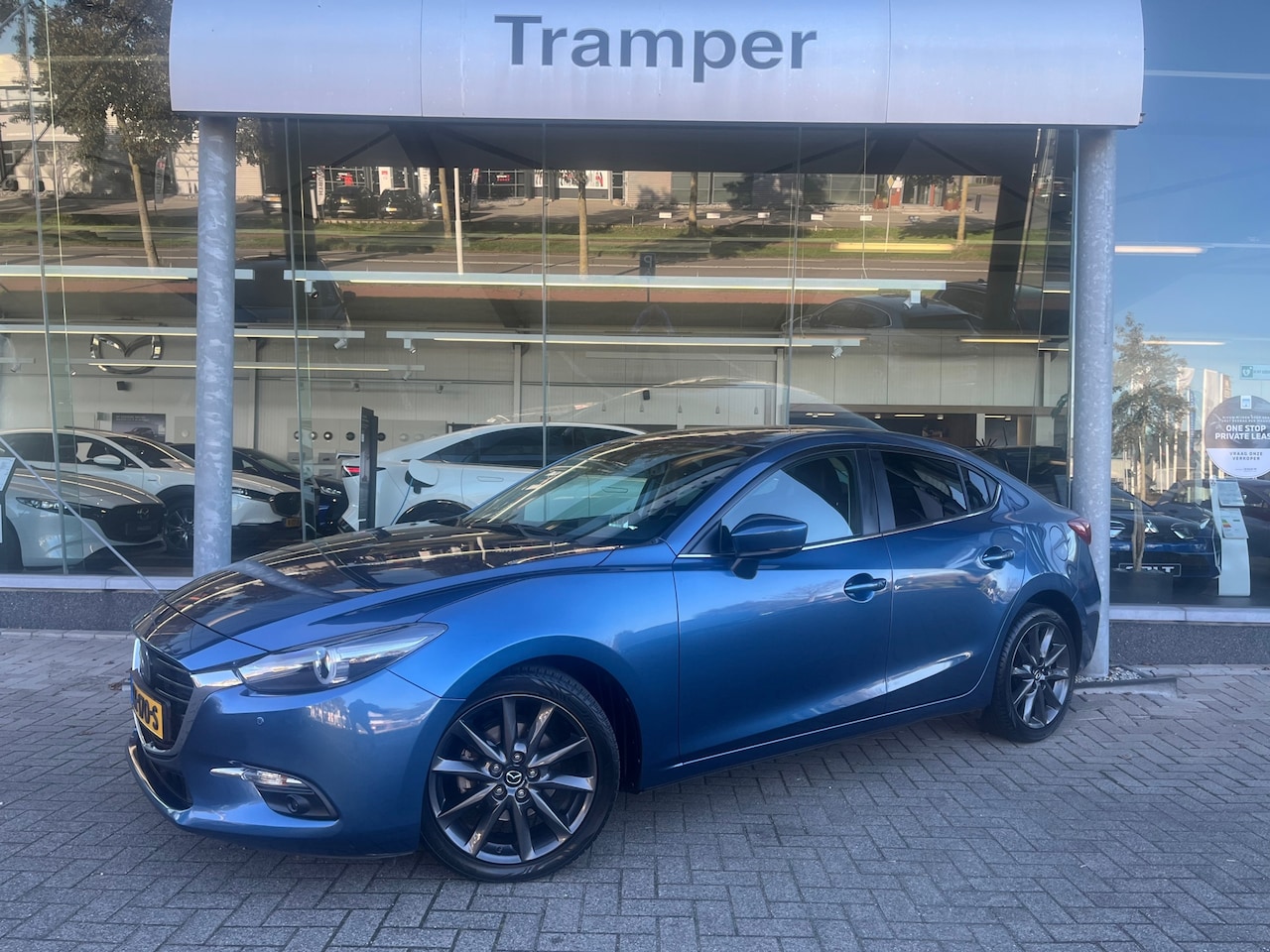 Mazda 3 - 2.0 SkyActiv-G 120 GT-M |Trekhaak|Rijklaar - AutoWereld.nl