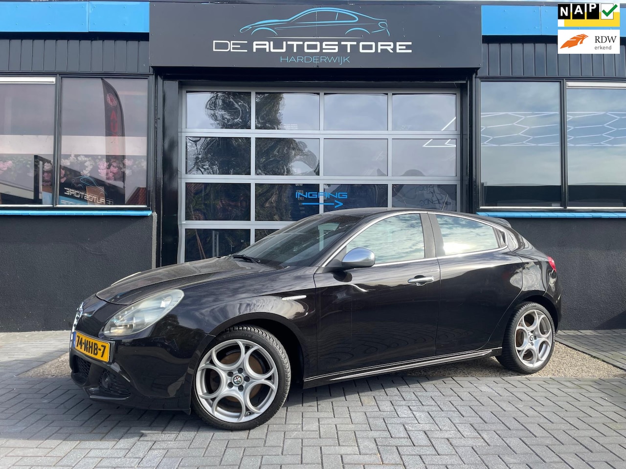 Alfa Romeo Giulietta - 1.4 T Distinctive Airco h leder Cruise 18Inch Zeer nette Auto!! - AutoWereld.nl