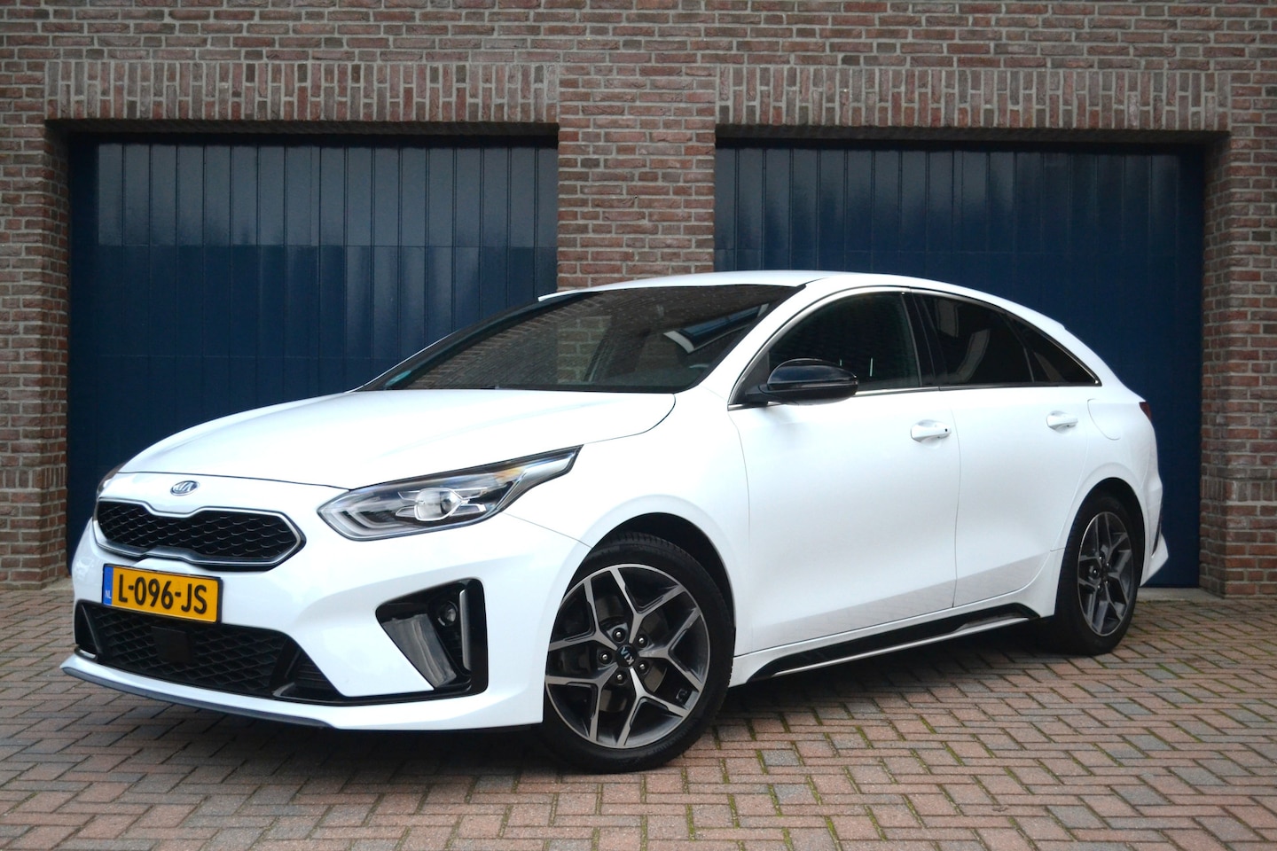 Kia Pro cee'd - 1.0 T-GDI GT-Line | Trekhaak | Virtual Cockpit | Keyless | Camera | Carplay/Android Auto | - AutoWereld.nl