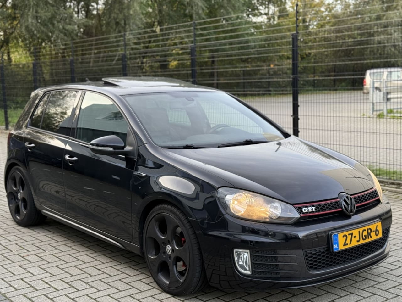 Volkswagen Golf - 2.0 GTI 155KW 5DRS | DSG | DAK | LEDER | AIRCO | CRUISE | CAMERA - AutoWereld.nl