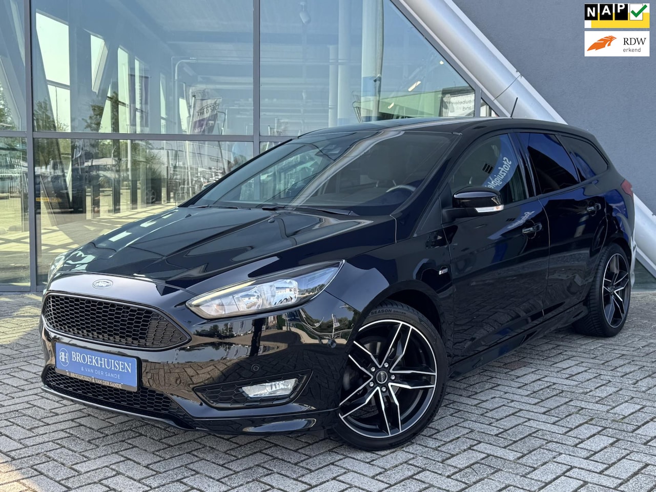 Ford Focus Wagon - 1.0 St-Line 140pk Camera / Cruise Control / StoeL-Stuur Verwarming - AutoWereld.nl