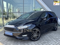 Ford Focus Wagon - 1.0 St-Line 140pk Camera / Cruise Control / StoeL-Stuur Verwarming