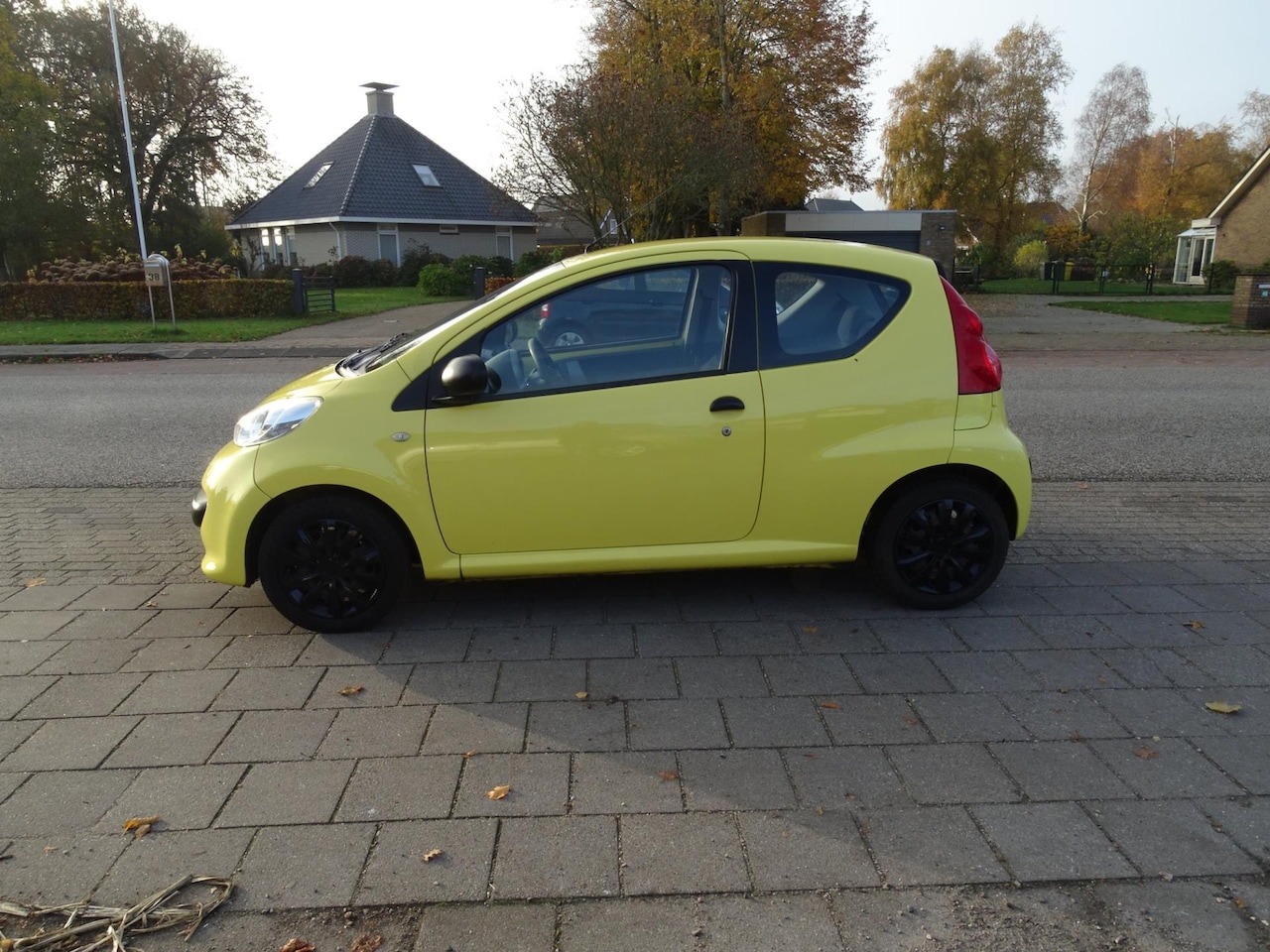 Peugeot 107 - 1.0-12V XR 1.0-12V XR - AutoWereld.nl