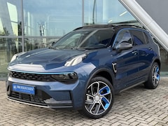 Lynk & Co 01 - 1.5 261pk Plug-In 17, 1 KwH Accu NIEUWE AUTO Panoramadak / 360 Camera / Zwarte Hemel