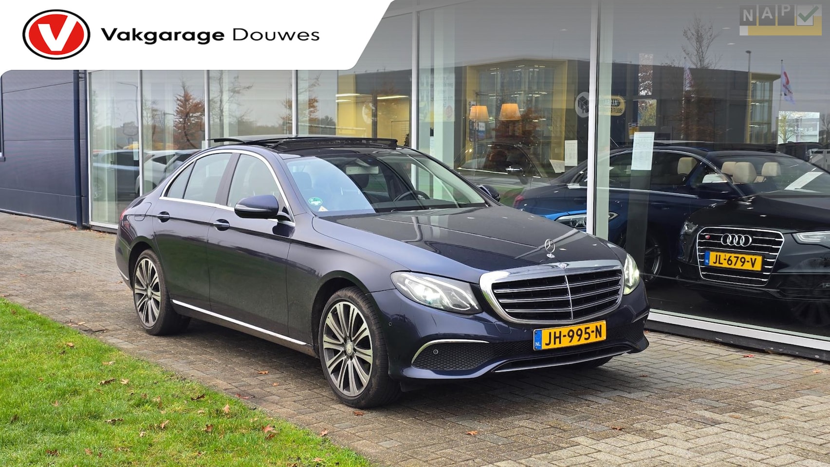 Mercedes-Benz E-klasse - 200 Ambition | NAP | Automaat | Pano | Leder | Hout | Stoelverwarming - AutoWereld.nl