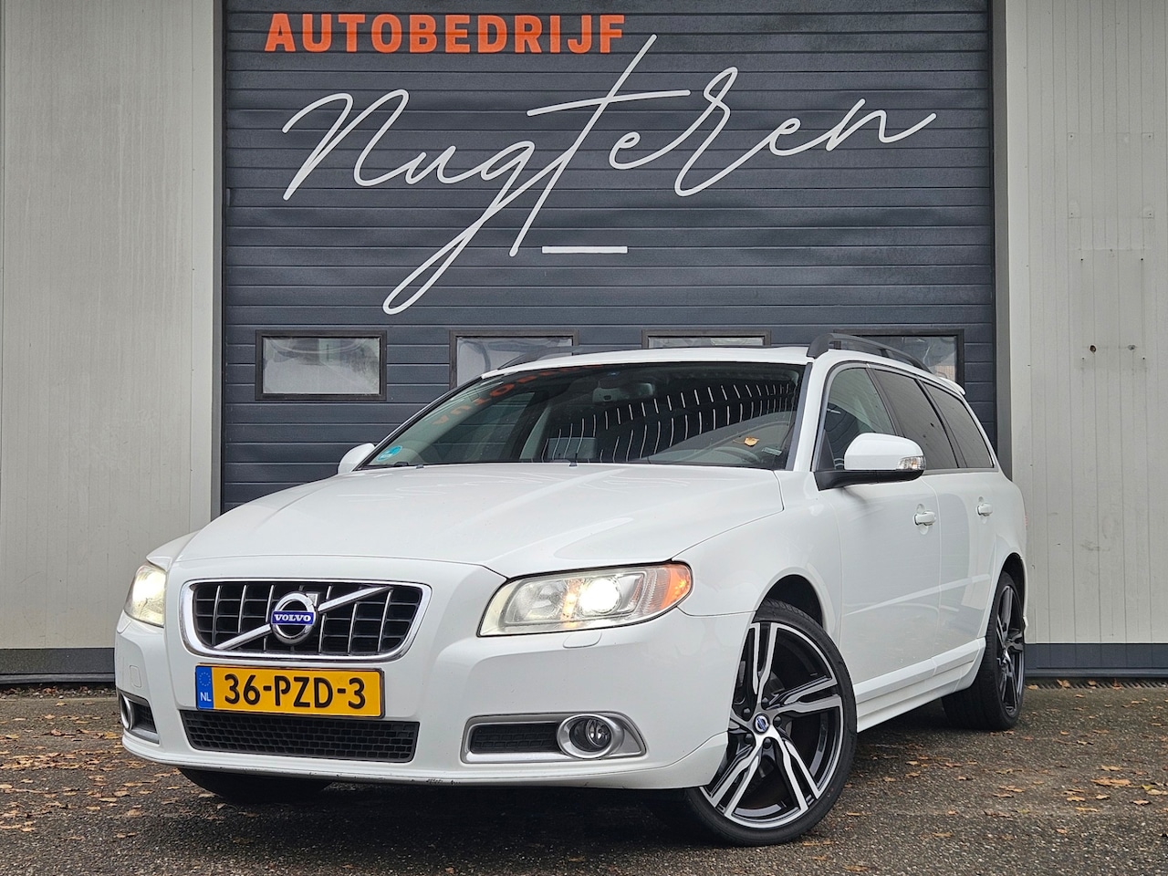 Volvo V70 - 2.0 D3 Kinetic|Dak|Xenon|5 Cilinder|Trekhaak| - AutoWereld.nl