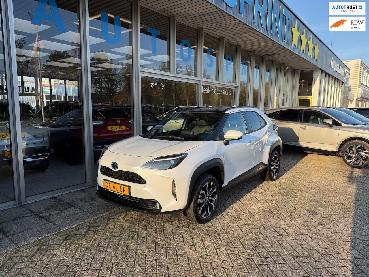 Toyota Yaris Cross - 1.5 Hybrid STYLE / HEAD-UP DISPLAY / PANO / NAVI - AutoWereld.nl