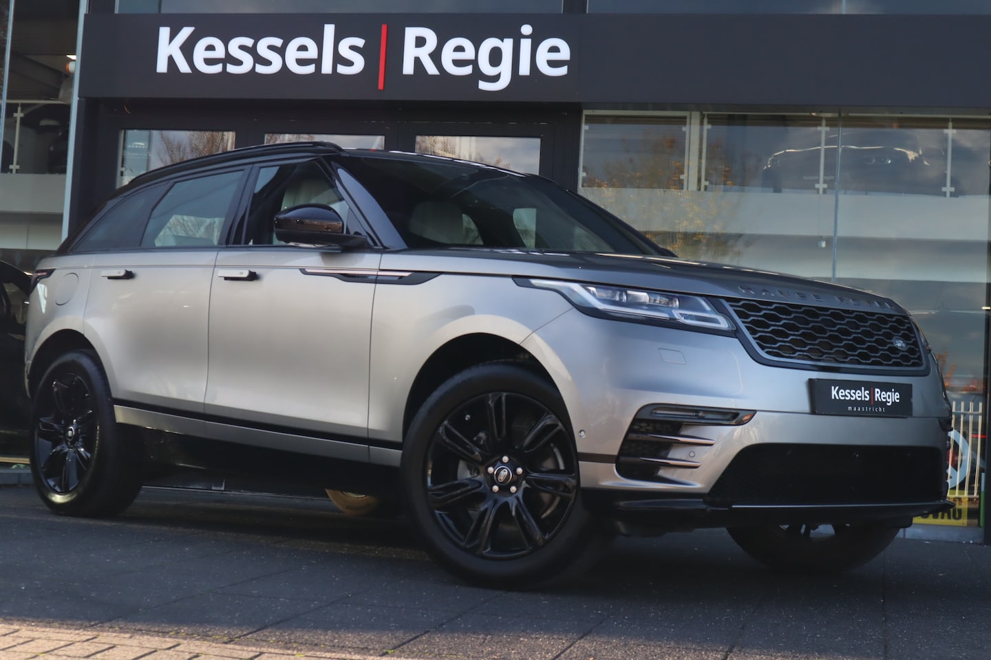 Land Rover Range Rover Velar - P250 AWD R-Dynamic HSE Pano 360 Burmester Sign. Stl.koeling/Massage Memory ACC Bliss - AutoWereld.nl