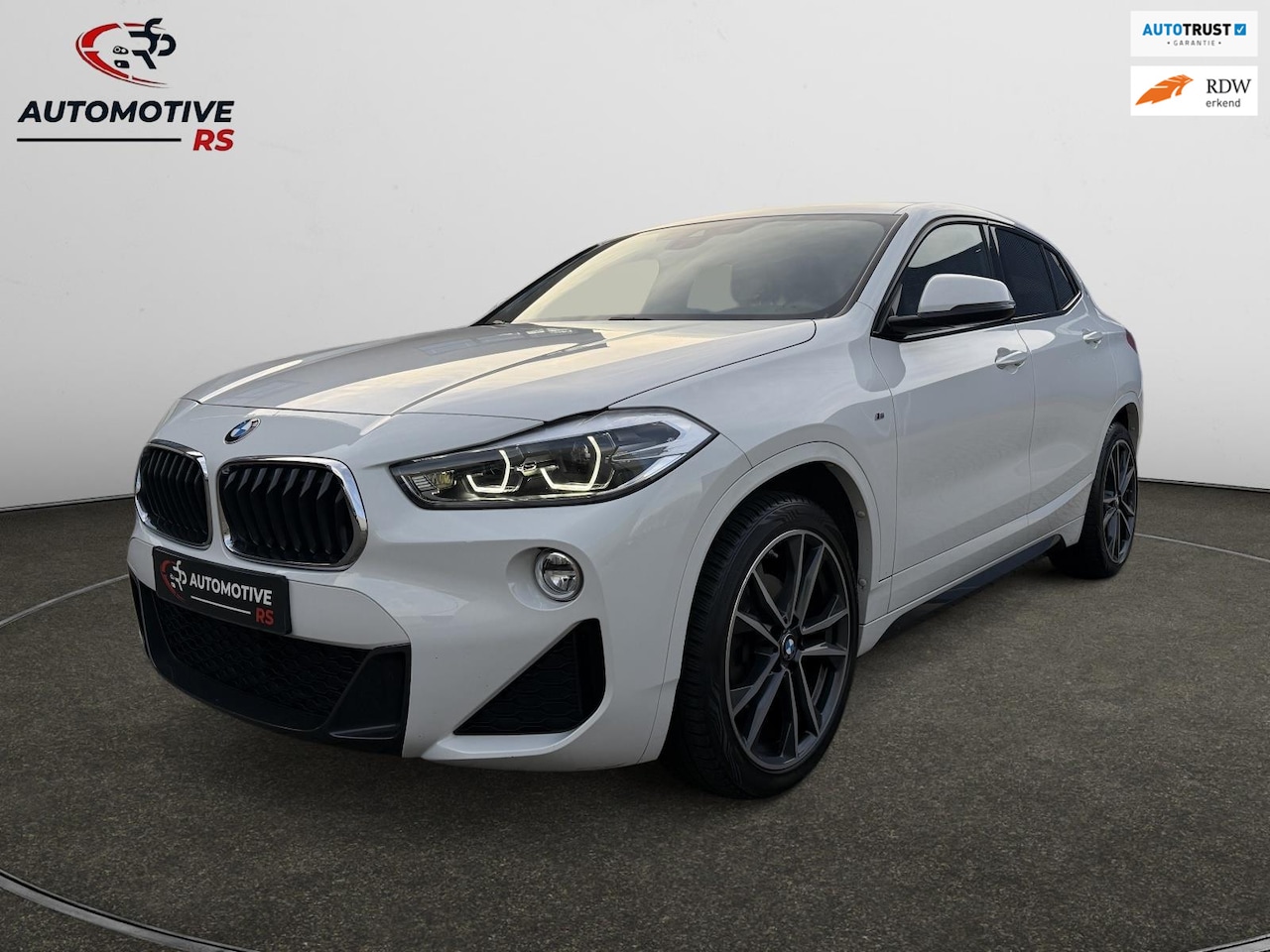 BMW X2 - SDrive18i M-Pakket High Exec Full M Sportief Design LED 19” M-Velgen M-Alcantara Navi Came - AutoWereld.nl